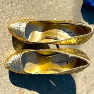 Gold sparkle heels